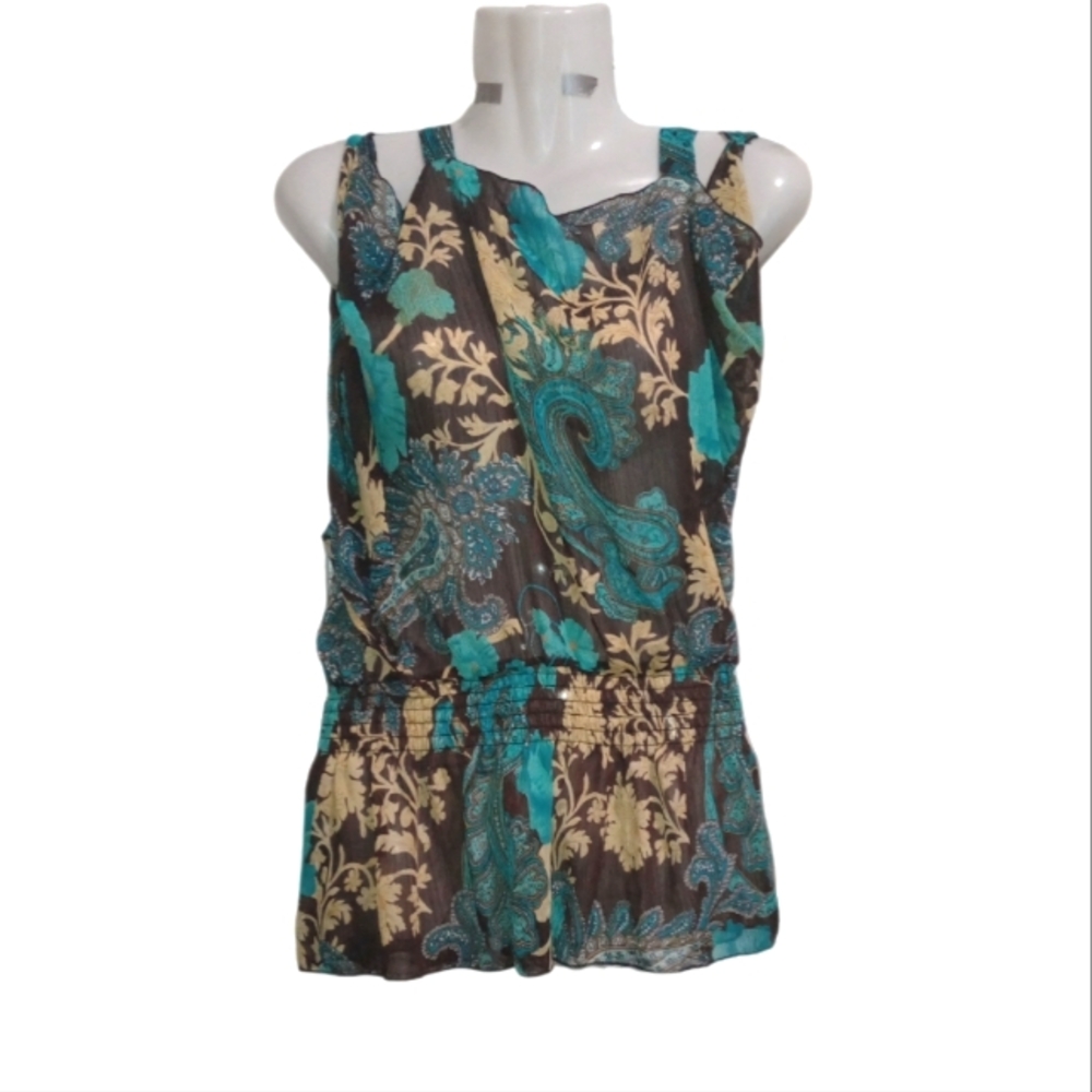 Cold shoulder top